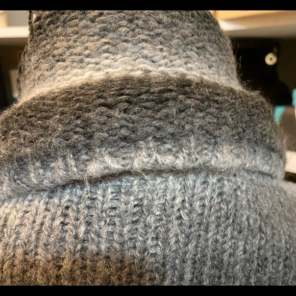 Saks fifth avenue multi-colored gray/black winter sweater. Size M “NWT” - Picture 7 of 10